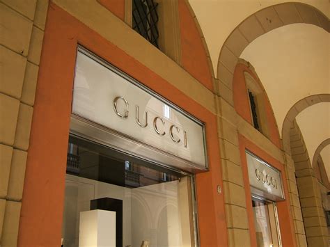 negozi scarpe gucci bologna|Gucci a Bologna: orari, mappa e sconti .